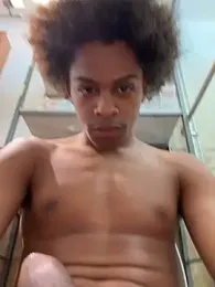Arthuryouncock — вебкам-модель онлайн на stripchat