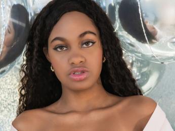 StormiHills — вебкам-модель онлайн на livejasmin