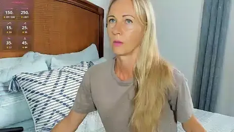 Christine_35 — Stripchat stream photo (Apr 2026)