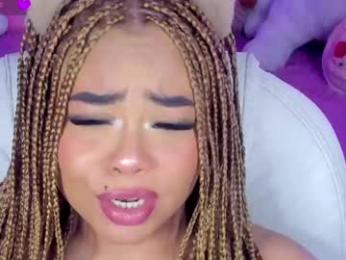 conny_curly — Chaturbate stream photo (Apr 2025)