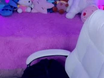 conny_curly — Chaturbate stream photo (Apr 2025)