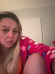 houseofcuriosity — Stripchat stream photo (May 2026)