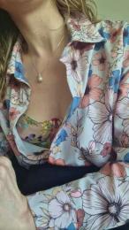 Secretairenue — вебкам-модель онлайн на cam4