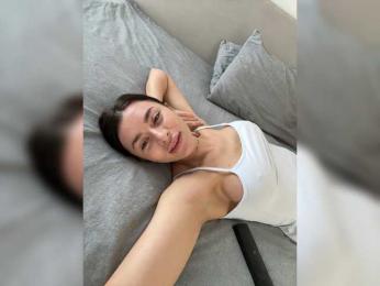 LunaDesire — вебкам-модель онлайн на bongacams