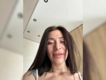 LunaDesire — вебкам-модель онлайн на bongacams