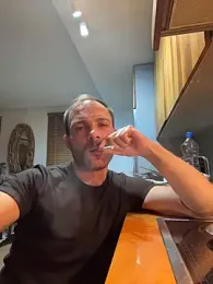 Adventurehotman — Stripchat stream photo (May 2026)