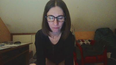 Pivoine27 — вебкам-модель онлайн на cam4