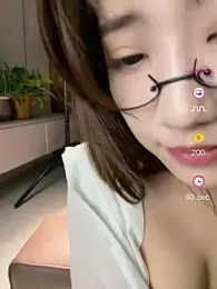 GG-BONG1 — Stripchat stream photo (May 2026)