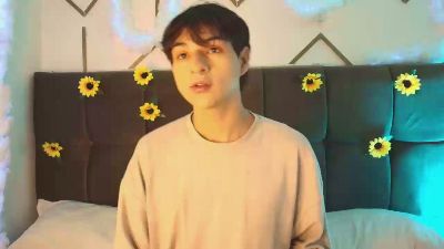 AleAurarashi — вебкам-модель онлайн на cam4