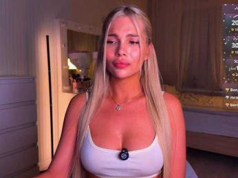 AlexaS_ — вебкам-модель онлайн на bongacams