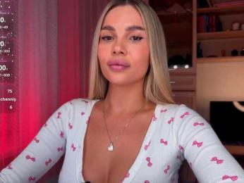 AlexaS_ — вебкам-модель онлайн на bongacams