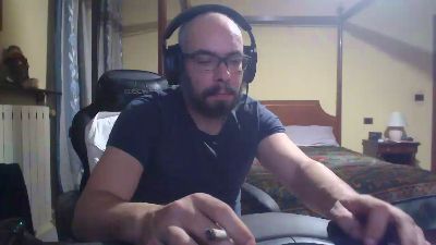 miktrent1 — вебкам-модель онлайн на cam4