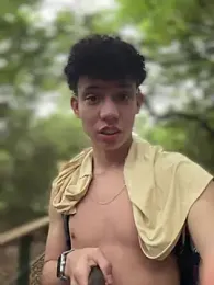 yoursexyjose — вебкам-модель онлайн на stripchat