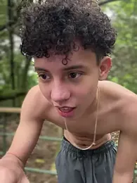 yoursexyjose — вебкам-модель онлайн на stripchat