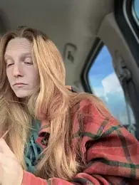 GoldenFlameGoddess — Stripchat stream photo (Mar 2026)