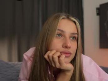 playwithmil — Chaturbate stream photo (Feb 2026)