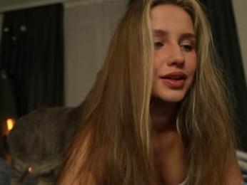 playwithmil — Chaturbate stream photo (Mar 2026)