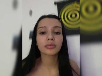 camillaa — вебкам-модель онлайн на bongacams