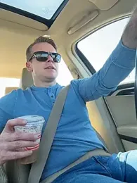 DILFiGuess1 — Stripchat stream photo (Apr 2026)