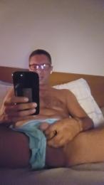 Fiorentinodocc — вебкам-модель онлайн на cam4