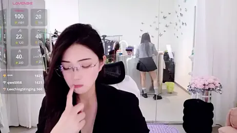 yangyang-777 — Stripchat stream photo (May 2026)