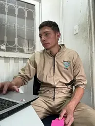 santiObrero — Stripchat stream photo (Apr 2026)