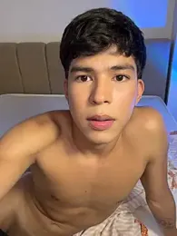 GoldenBenn — Stripchat stream photo (Sep 2026)