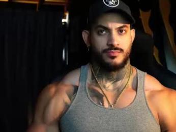 jackson__cottonwood — вебкам-модель онлайн на chaturbate