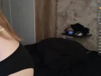taiti_fox_cub — Chaturbate stream photo (Nov 2025)