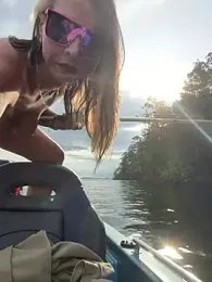 tastemecaroline — Stripchat stream photo (Apr 2026)