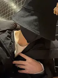 nide-laoshi — Stripchat stream photo (Feb 2026)