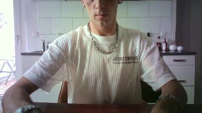 MrGeiZ2512 — Cam4 stream photo (Jul 2026)