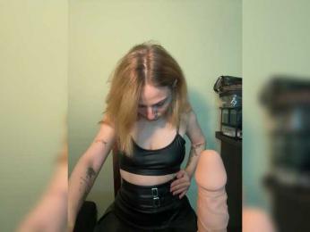 helga21000 — вебкам-модель онлайн на bongacams