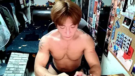 Wilsonc0315 — вебкам-модель онлайн на stripchat