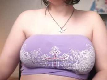 krystalsyxx — вебкам-модель онлайн на chaturbate