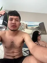 Julian_victoriacollins — вебкам-модель онлайн на stripchat