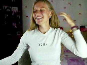Lunariaaa — bongacams