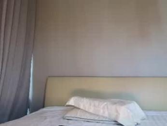 lucynuty — вебкам-модель онлайн на chaturbate