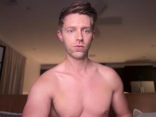 Blake Summers — вебкам-модель онлайн на flirt4free