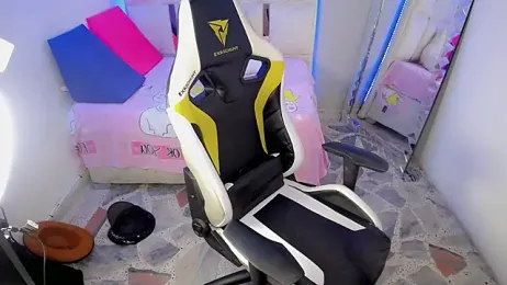 d_moneyy_ — Stripchat stream photo (Dec 2025)