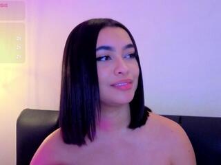 Chloe Monroeee — вебкам-модель онлайн на flirt4free