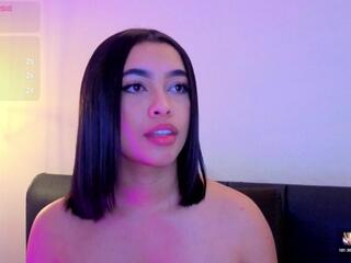 Chloe Monroeee — вебкам-модель онлайн на flirt4free