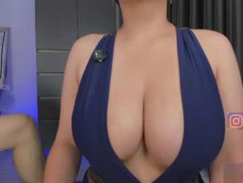 aprilpalmers — вебкам-модель онлайн на chaturbate