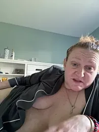 Kellilyn10 — Stripchat stream photo (May 2026)