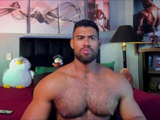 Tiago De Sousa — вебкам-модель онлайн на flirt4free