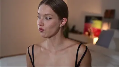 ella_twinkl — вебкам-модель онлайн на stripchat
