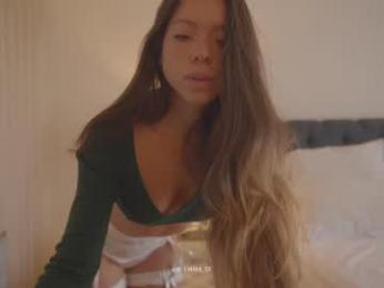 emma_lu1 — вебкам-модель онлайн на chaturbate