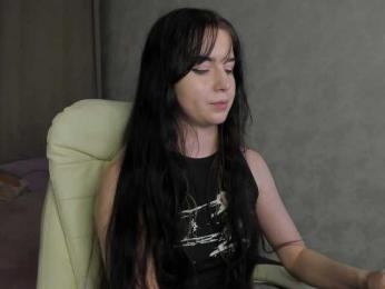 Coldbby — вебкам-модель онлайн на bongacams