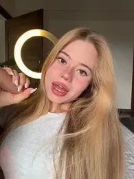 curchez_ — Stripchat stream photo (Apr 2026)