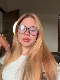 curchez_ — Stripchat stream photo (Apr 2026)